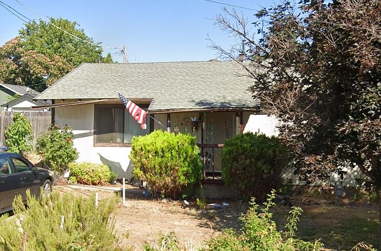 1st image of 1456 Fair Oaks Dr