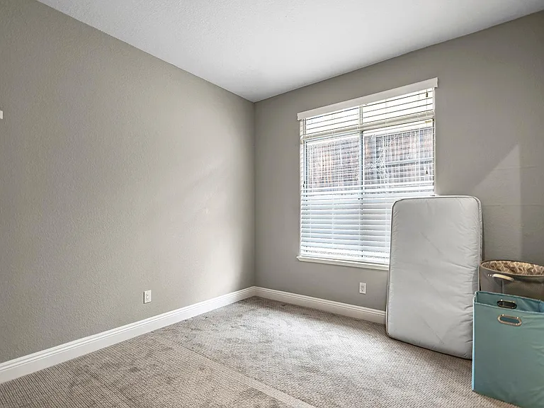 129 Biscayne Way — Photo 36