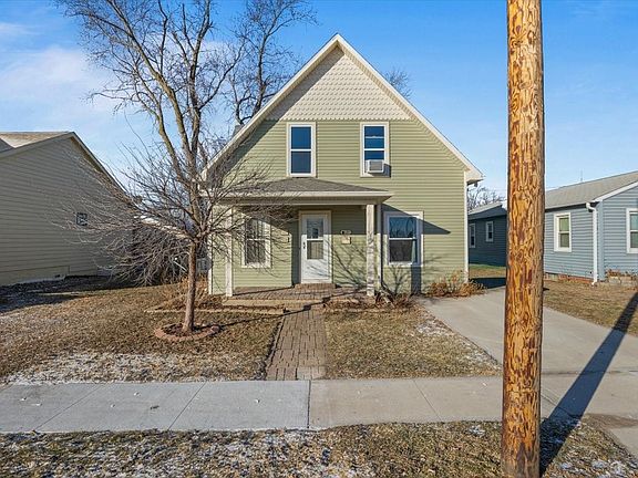 3rd image of 504 SW Walnut St