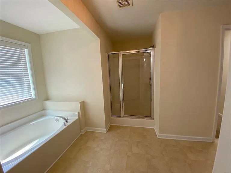 2146 Peach Shoals Cir — Photo 32
