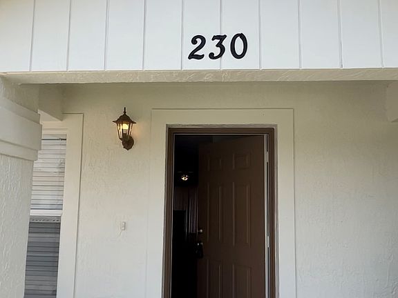3rd image of 230 S Orange Ave