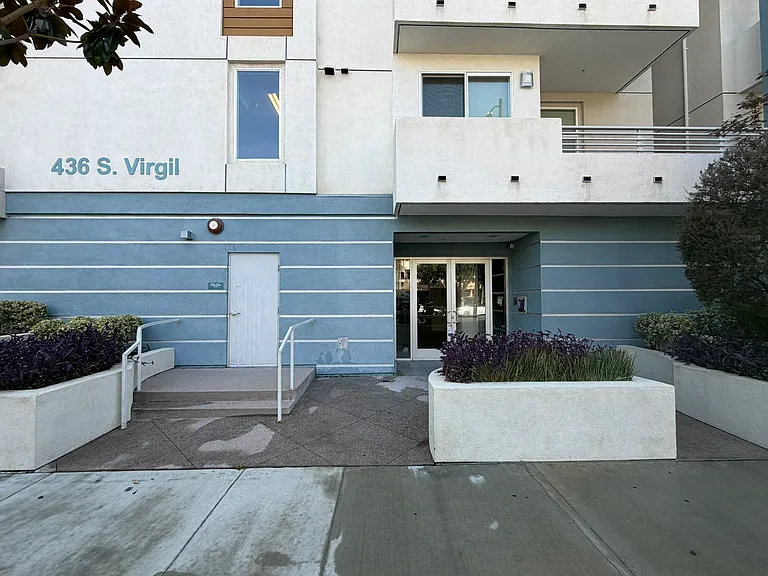 436 S Virgil Ave #Penthouse 15 — Photo 22