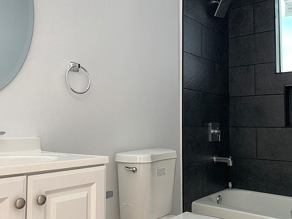 5th image of 222 W Sepulveda St #226.5