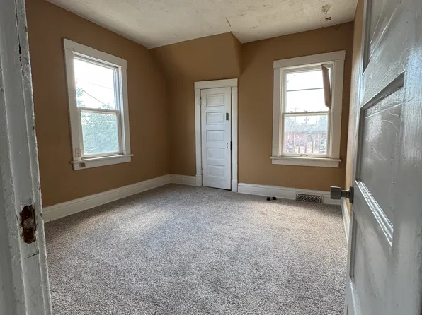 818 S 14th St #2, Lincoln, NE 68508