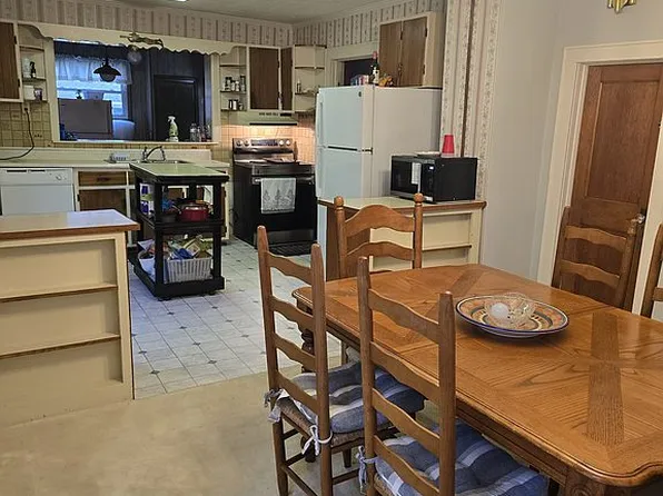 1605 6th St, Richlands, VA 24641