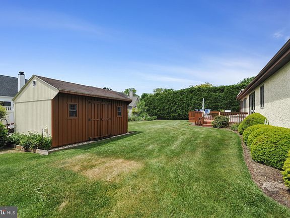 3rd image of 31108 Edgewater Dr