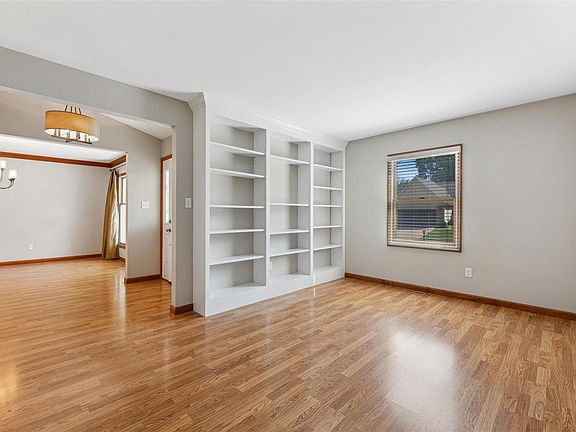 3rd image of 2745 Storm Lake Dr