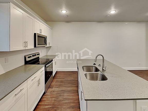 3rd image of 6018 W Copperhawk Dr