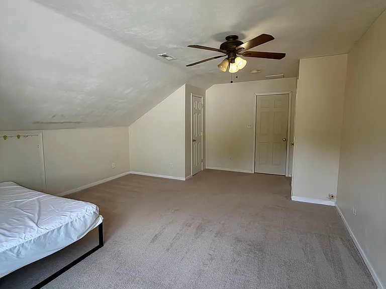 1400 Dalsbury Ln — Photo 18