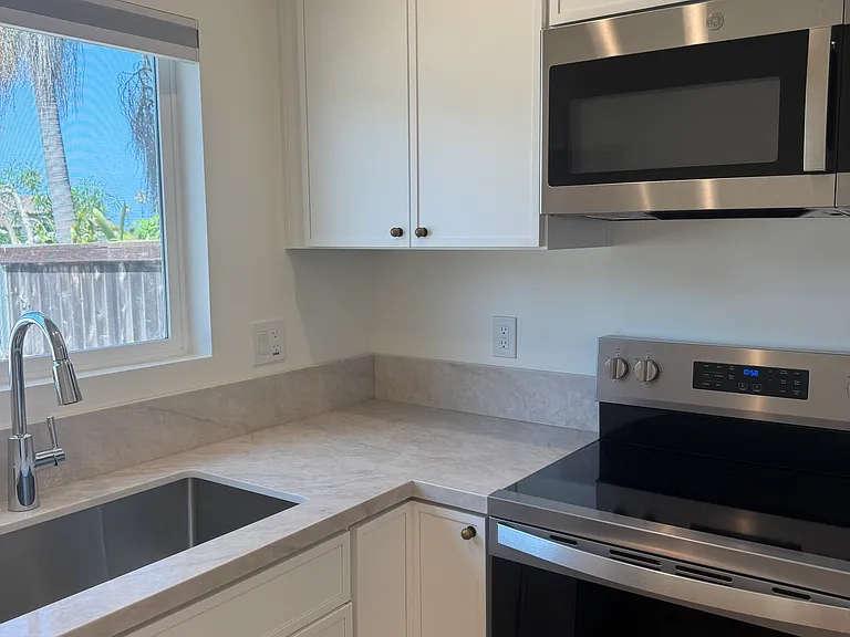 4726 Pescadero Ave — Photo 9