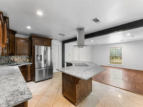 2749 Morgan Dr, Dallas, TX 75241