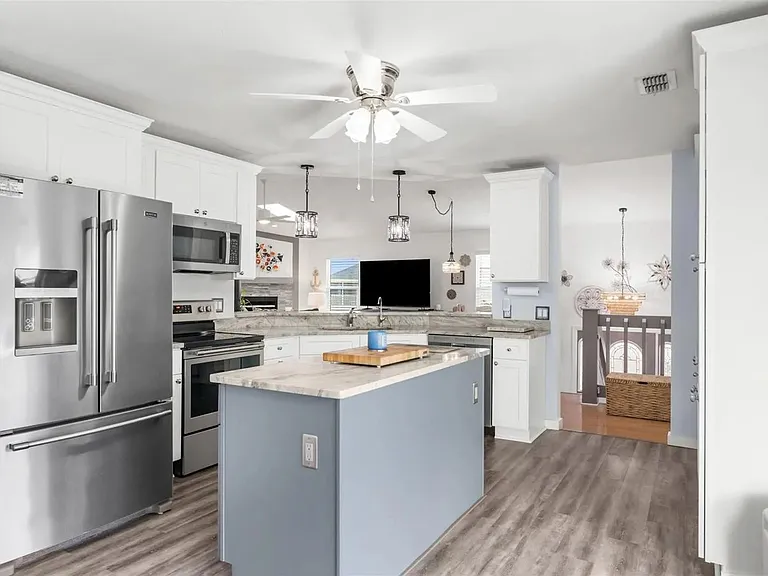 6029 Bayway Ct — Photo 14