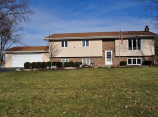 1709 Tomahawk Rdg, New Lenox, IL 60451