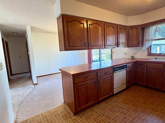 3rd image of 1500 Aspen Dr