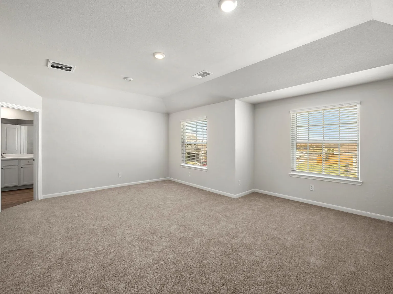 3 bed, 2.5 bath, 1881 sqft, $2,485 — Photo 4