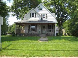 805 E Main St, Clinton, IL 61727