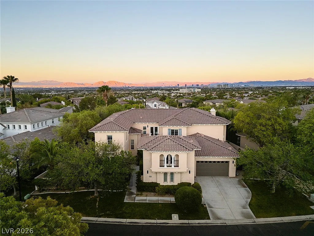 6 bed, 5.5 bath, 5150 sqft, $8,500 — Photo 2