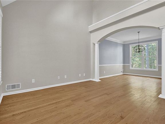 5th image of 1872 Bakers Mill Rd