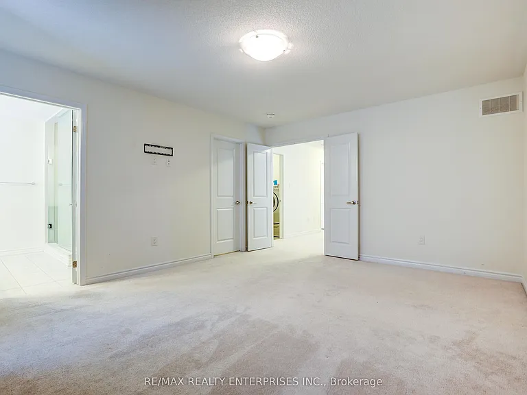 42 Callandar Rd #UPPER — Photo 14