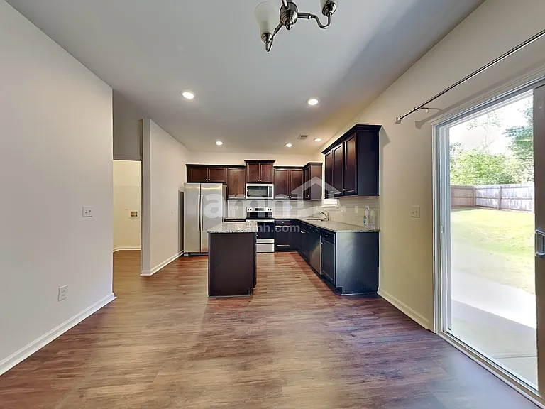 236 Addlestone Cir — Photo 7