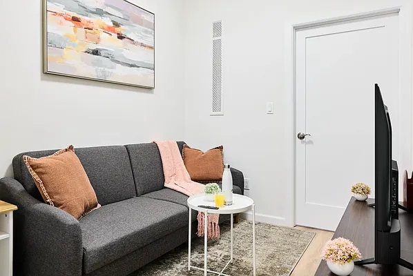 Rented by Owner | media 12