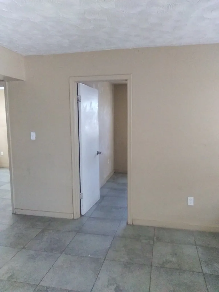 2 bed, 689 sqft, $900 — Photo 1