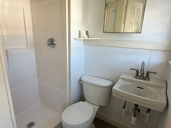 5th image of 37 Arlington St APT 1