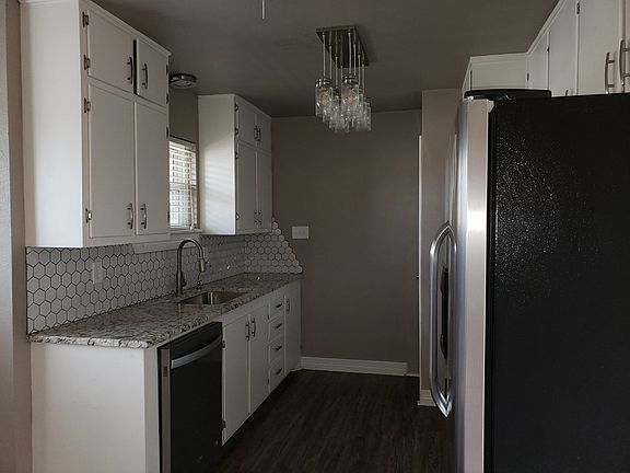 5th image of 406 E Shandon Ave