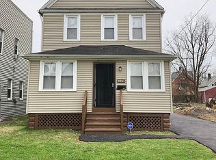 9904 Aetna Rd, Cleveland, OH 44105