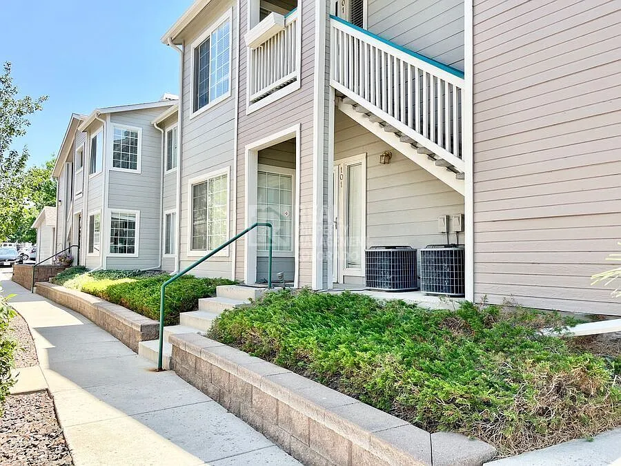 3 bed 2 bath Condo — Photo 1