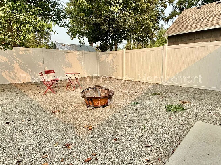 1519 E Montana Ave — Photo 10