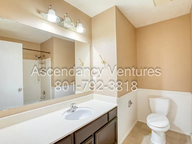 706 Buzianis Way — Photo 18
