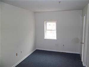 2nd image of 943 Bennett Pl #A