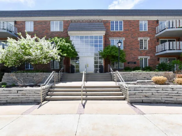 13335 Watertown Plank Rd, Elm Grove, WI 53122