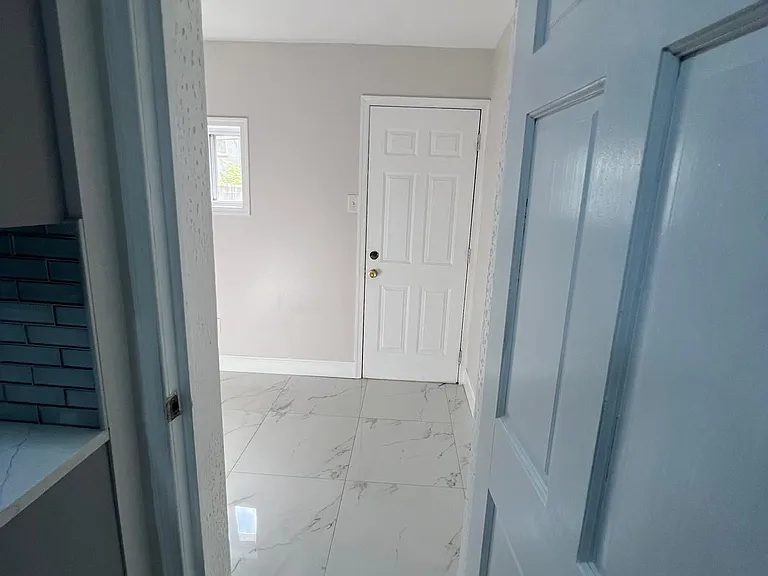 669 N Brooklyn St — Photo 11