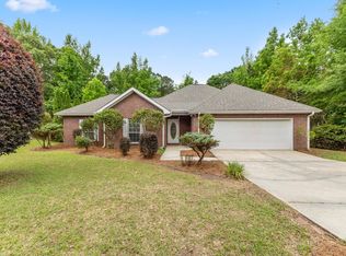 416 Green Hills Dr, Hattiesburg, MS 39402