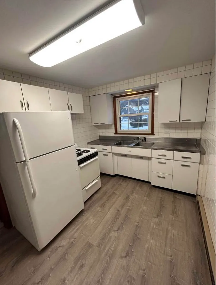 Building Photo - 7 Layman St #1