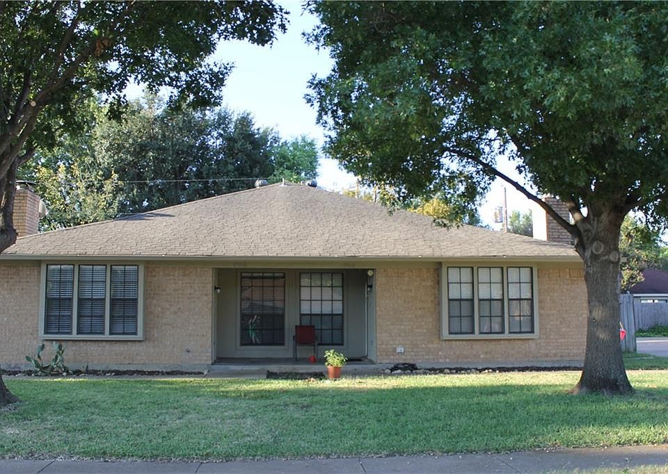1st image of 706 Windcrest Dr
