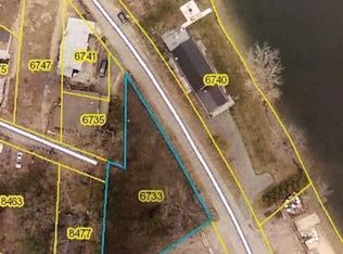 6733 Kitson Dr NE, Rockford, MI 49341