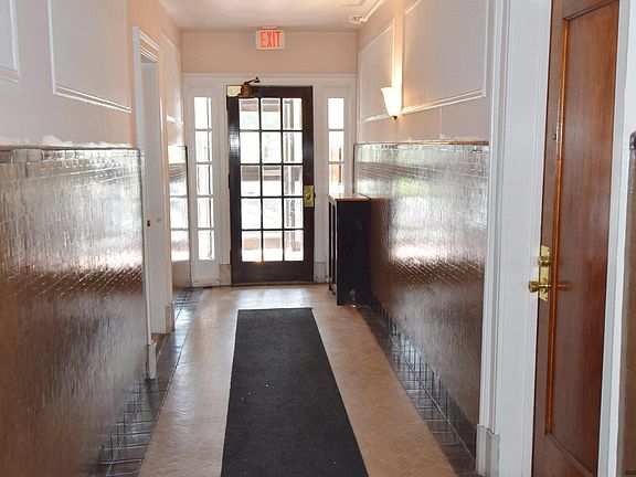 4th image of 47 S Lake Ave APT 3