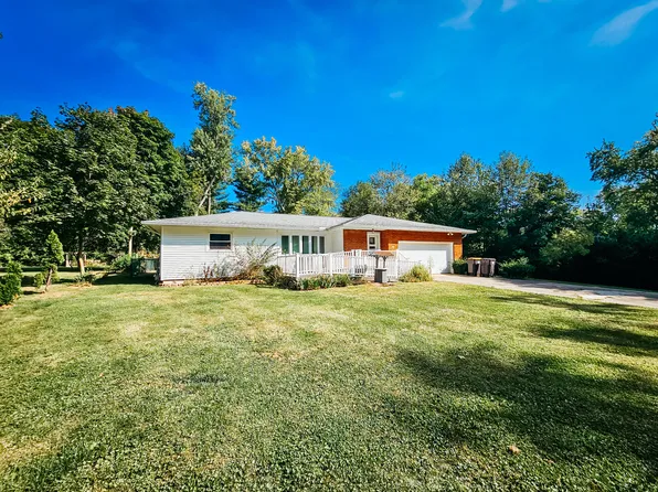 25 Goodrich Ave, Hillsdale, MI 49242