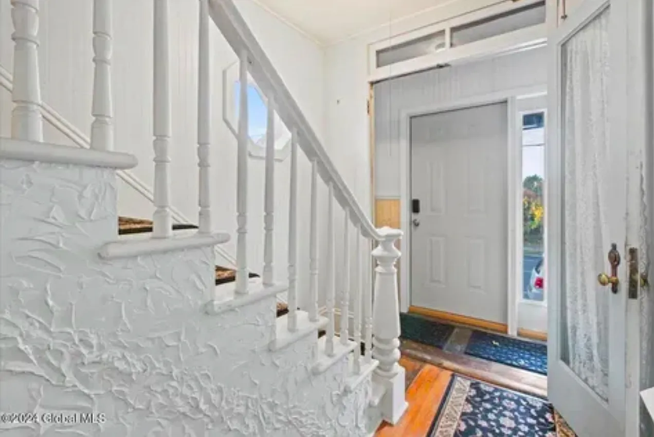 3 bed, 1600 sqft, $1,750 — Photo 3