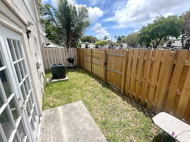 12278 SW 148th Ter — Photo 5