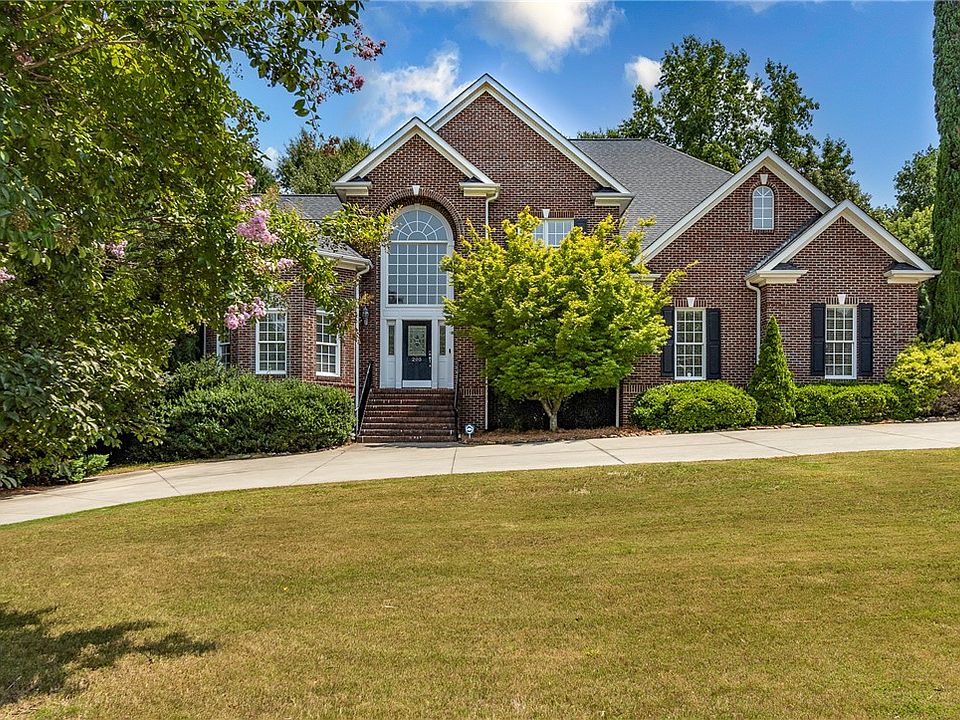 1st image of 205 Graylyn Dr