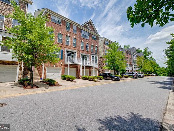 3rd image of 3537 Carriage Walk Ln #67