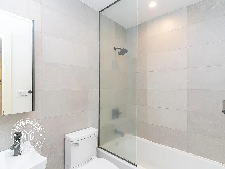 826 Saint Johns Pl #2B — Photo 8