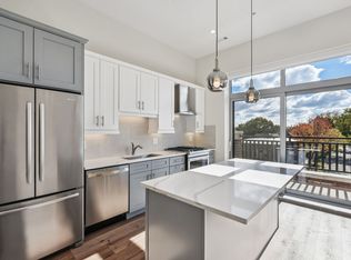 6700 North Ave, Elmwood Park, IL 60707