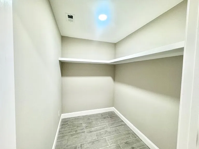 329 Edge Ave — Photo 10
