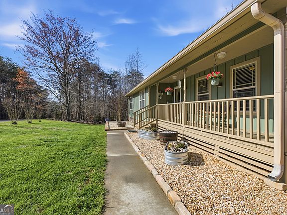 4th image of 498 Deer Track Rd