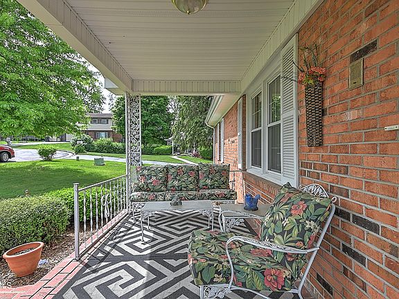 3rd image of 477 Independence Dr